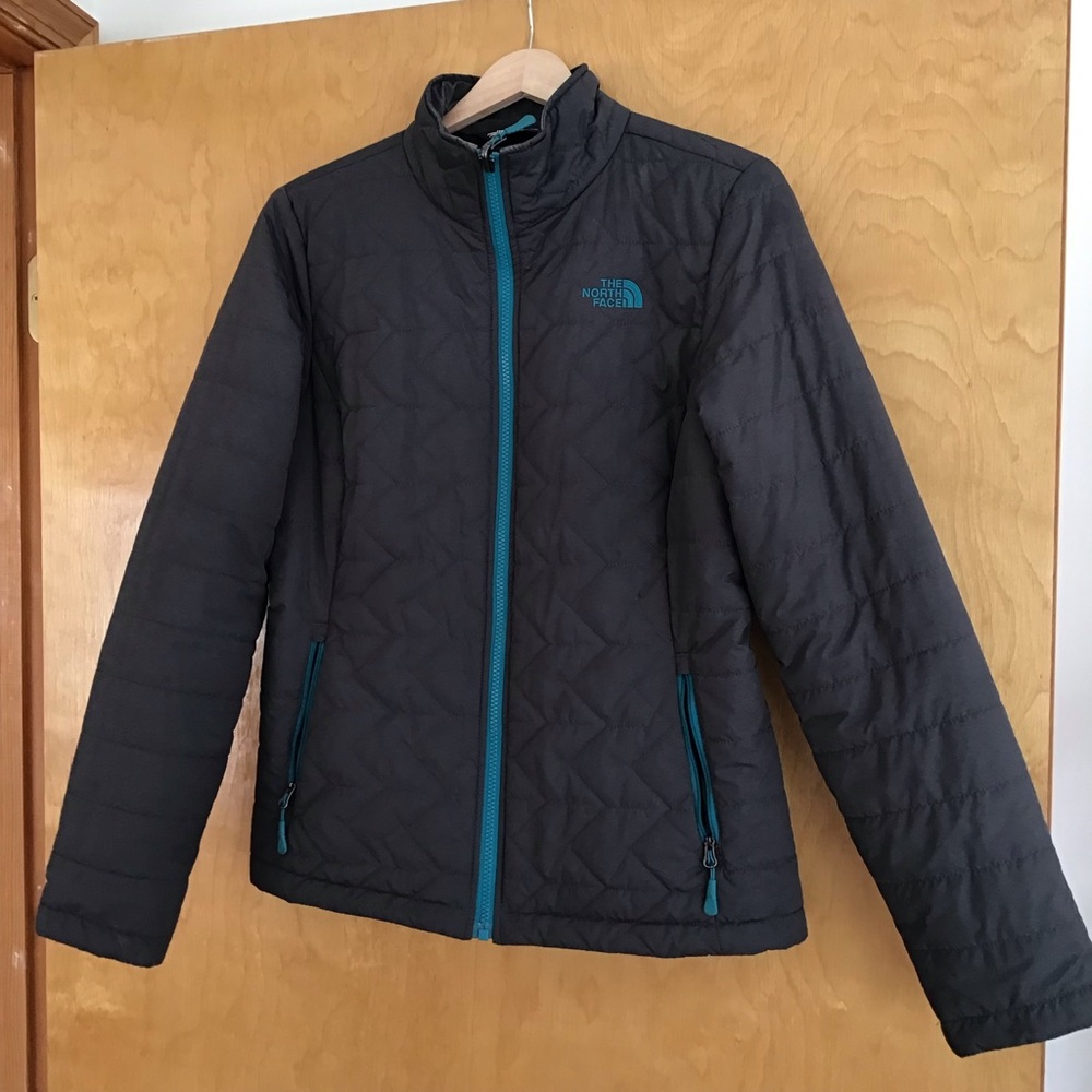 The North Face quilted gray puffer jacket size M